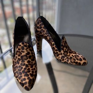 NEW Stuart Weitzman leopard print 4-inch pumps.